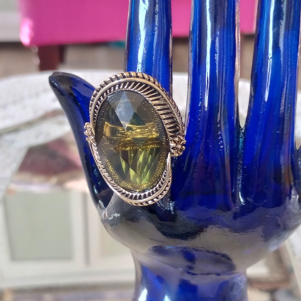 Ring - Picture 2 of 3